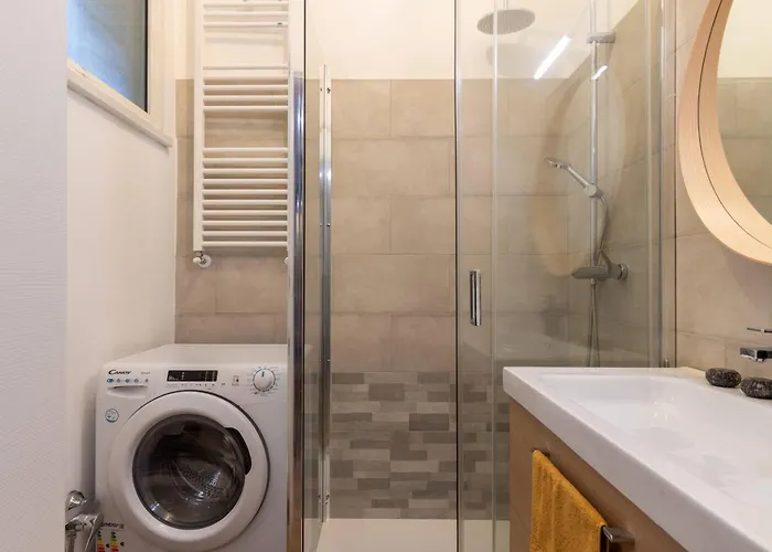 Salutati Flexyrent Ac Apartment